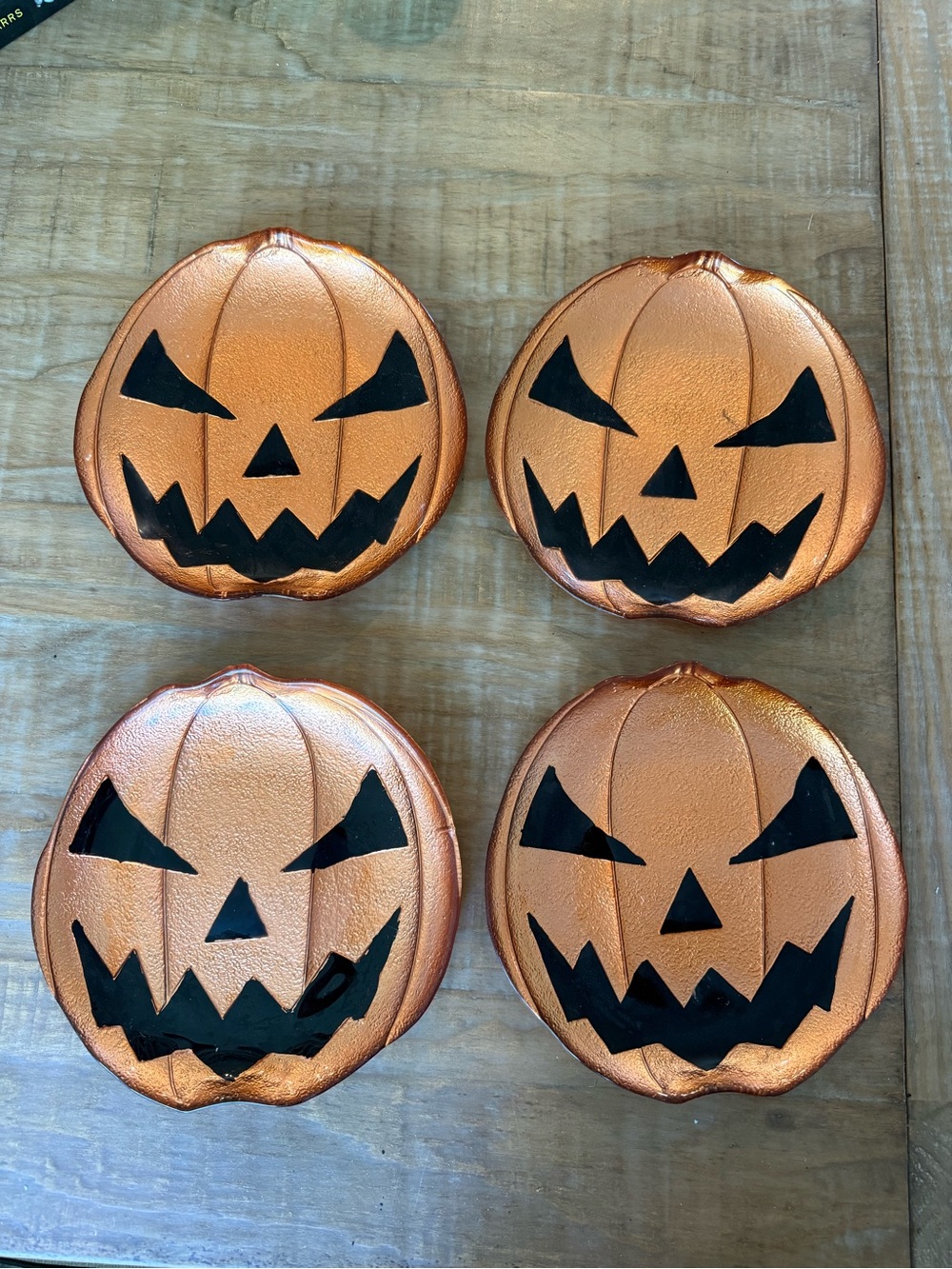 Set of 4 Jack O’ Lantern Pumpkin Plates Metallic Orange Halloween